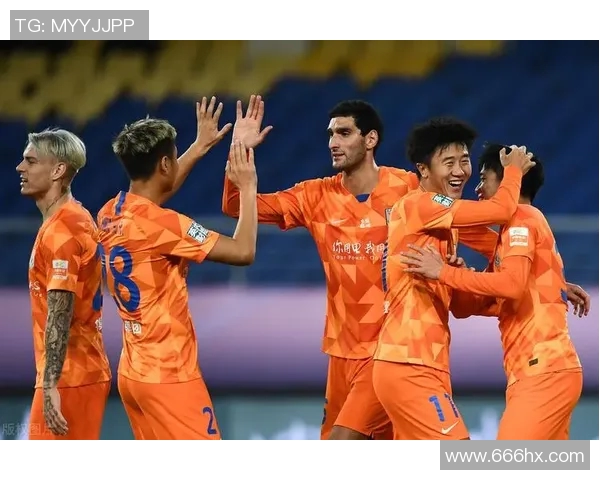 中超激战山东鲁能迎战重庆当代全力争胜展现球队实力与斗志 中超激战山东鲁能迎战重庆当代全力争胜展现球队实力与斗志